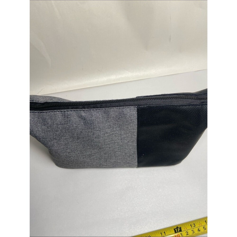 Axe Two-Tone Gray and Black shave Bag - Picture 4 of 8
